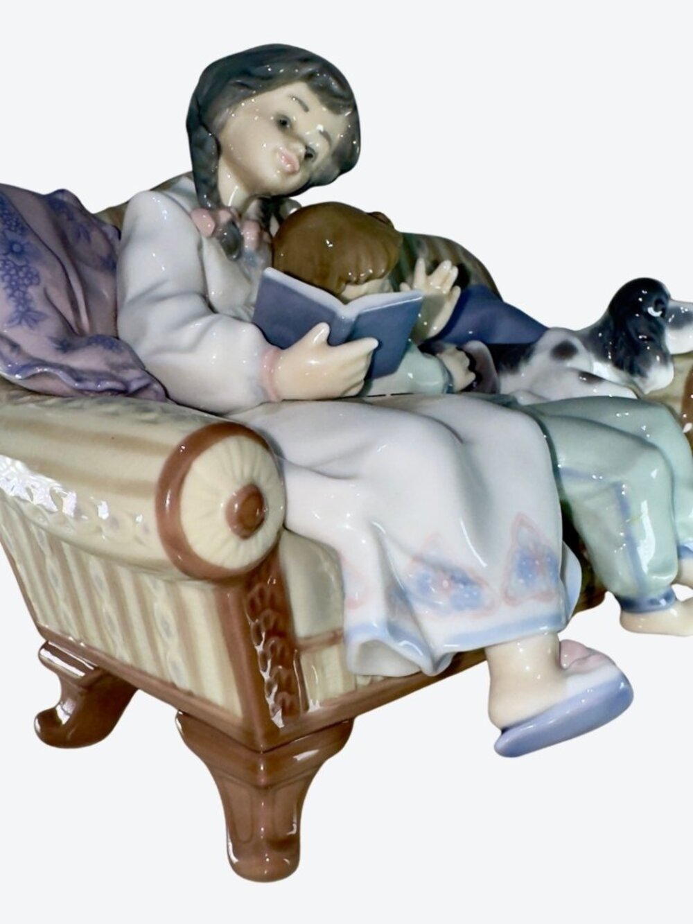 LLADRÓ 05735 Lectura Infantil Big Sister Children Reading Sofa Figurine - Picture 10 of 16